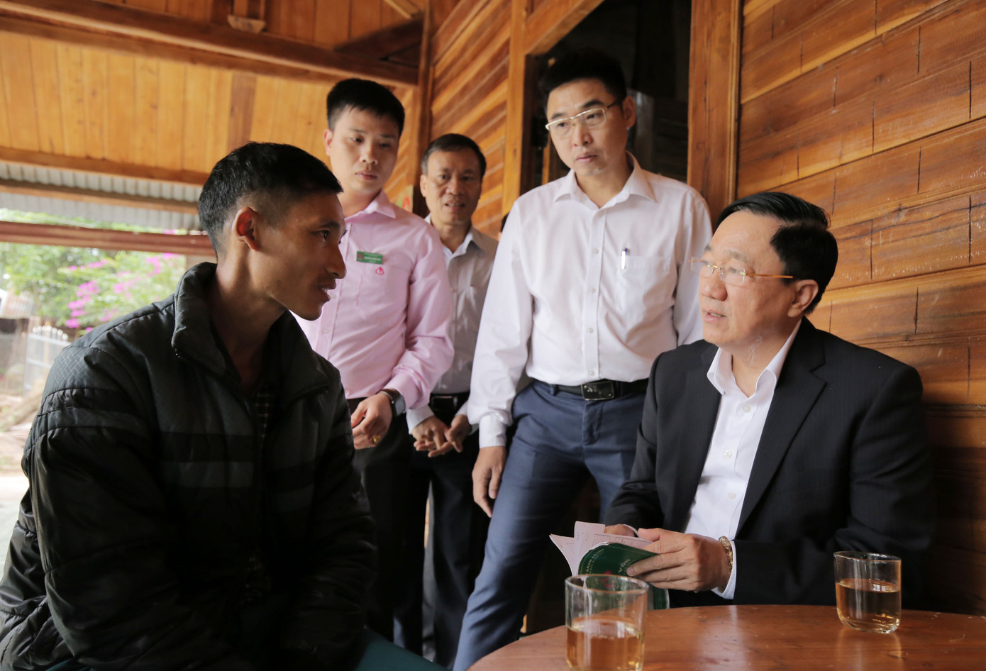 Tín dụng chính sách xã hội: Tiếp sức dân no ấm, gìn giữ phên dậu tổ quốc ảnh 4