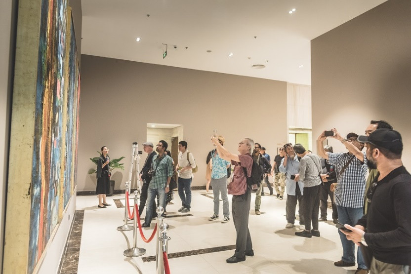 Đoàn nghệ sĩ châu Á ngỡ ngàng với Triển lãm nghệ thuật độc đáo tại Đại Lải ảnh 2