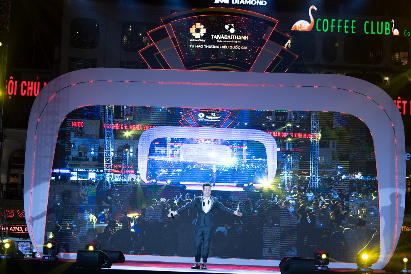 The Color Queen: Đại tiệc âm nhạc cho khán giả thủ đô ảnh 9