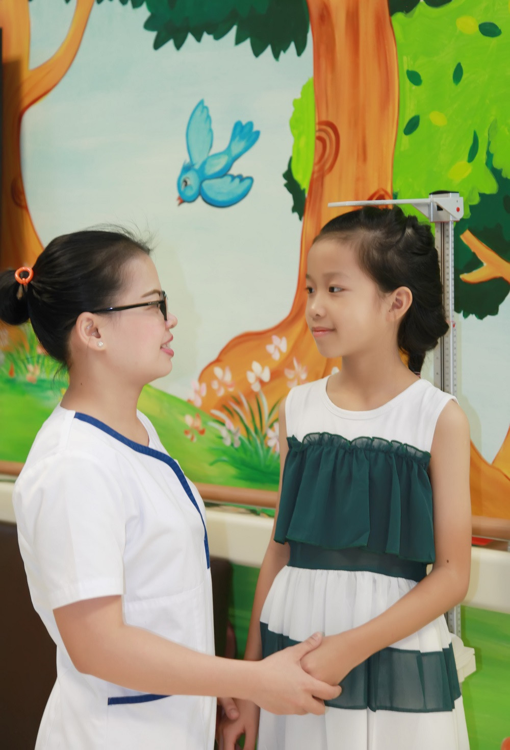 Sai lầm của cha mẹ khiến con bỏ lỡ 'giai đoạn vàng' phát triển chiều cao ảnh 1