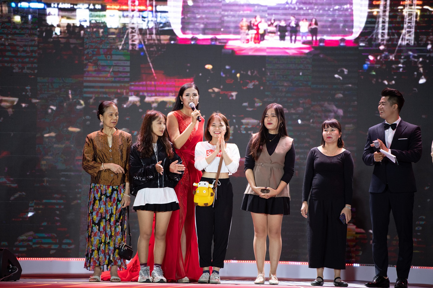 The Color Queen: Đại tiệc âm nhạc cho khán giả thủ đô ảnh 10