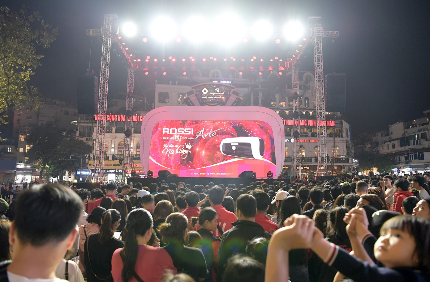 The Color Queen: Đại tiệc âm nhạc cho khán giả thủ đô ảnh 1