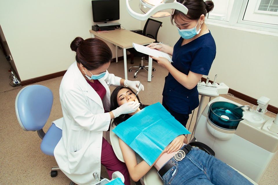 Đằng sau những nụ cười 'vạn người mê' của các thí sinh HHHV 2019 ảnh 2