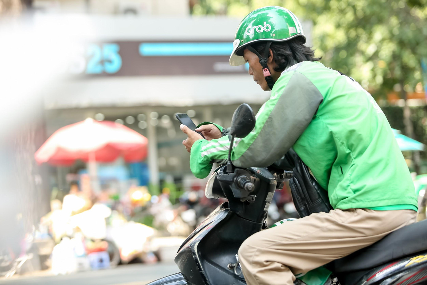 Ngạc nhiên khi tài xế Grab nói: Chị tranh thủ xuống để không bị mất phí nghen! ảnh 2