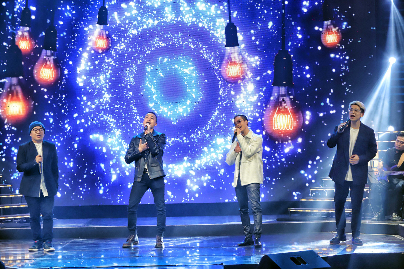 Hồ Quỳnh Hương hát nhạc Xuân tại Gala Giai điệu Kết nối ảnh 2