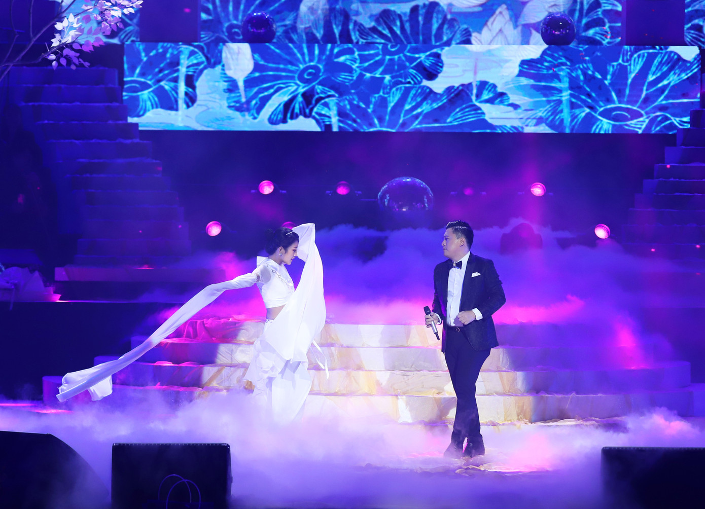 Lam Trường hát Gót hồng tại đại nhạc hội chào Xuân quy tụ dàn sao hot ảnh 3