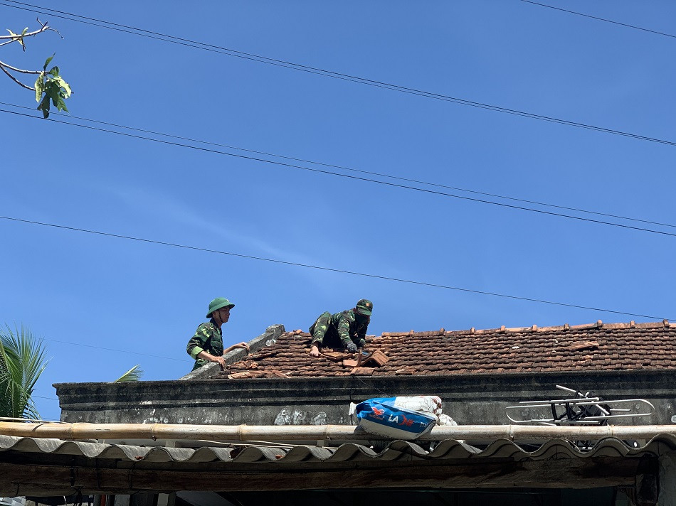 Quảng Ngãi khẩn trương khắc phục hậu quả bão số 9 ảnh 1