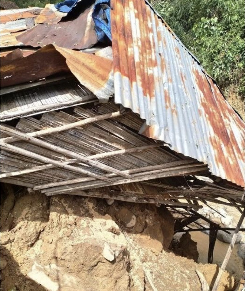 Lũ quét kinh hoàng, cuốn trôi nhiều nhà dân ở Quảng Ngãi ảnh 2