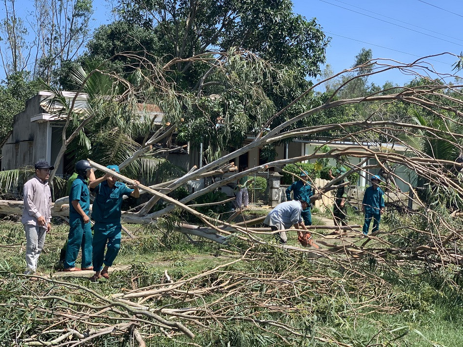 Quảng Ngãi khẩn trương khắc phục hậu quả bão số 9 ảnh 2