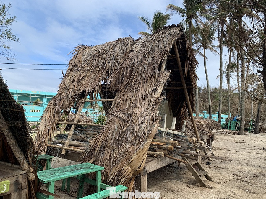 Những 'ngôi nhà cổ tích' ở đảo Lý Sơn hoang tàn sau bão ảnh 9