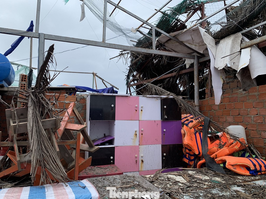 Những 'ngôi nhà cổ tích' ở đảo Lý Sơn hoang tàn sau bão ảnh 16
