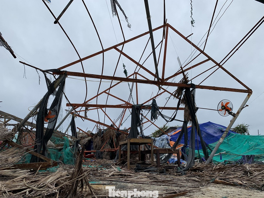 Những 'ngôi nhà cổ tích' ở đảo Lý Sơn hoang tàn sau bão ảnh 13