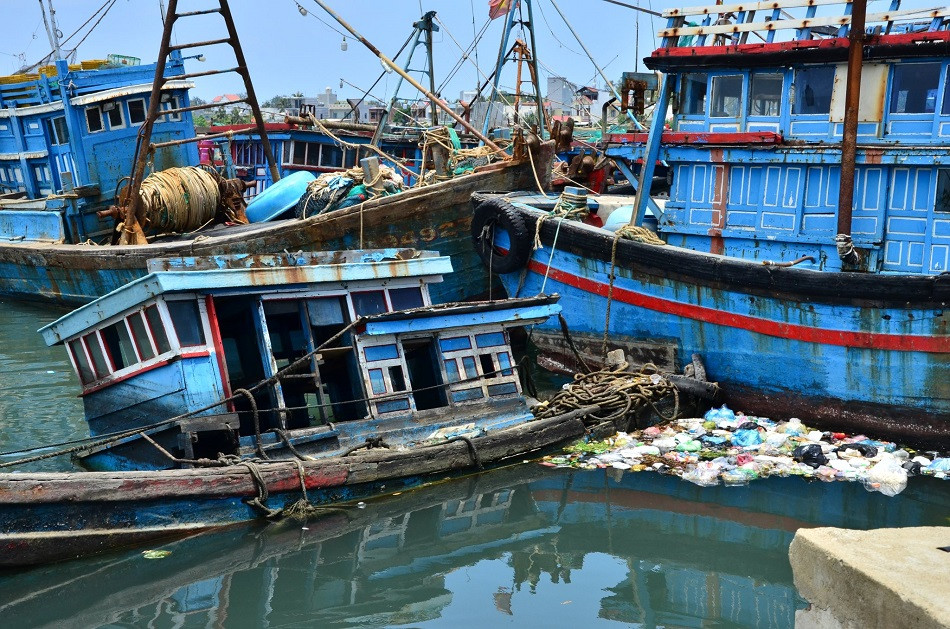 Nhếch nhác 'nghĩa địa' tàu cá tiền tỉ ở cảng Sa Huỳnh ảnh 7