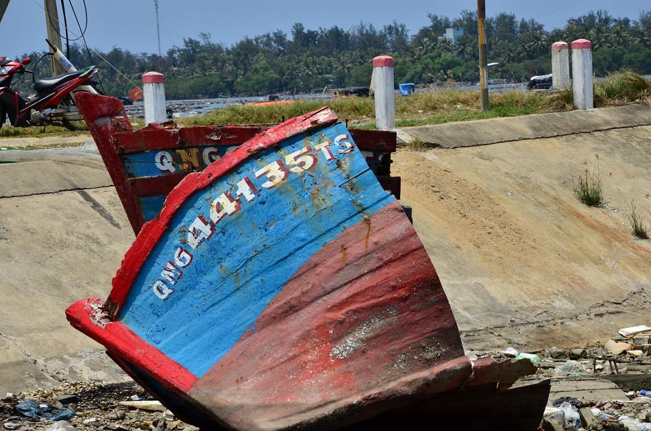Nhếch nhác 'nghĩa địa' tàu cá tiền tỉ ở cảng Sa Huỳnh ảnh 9