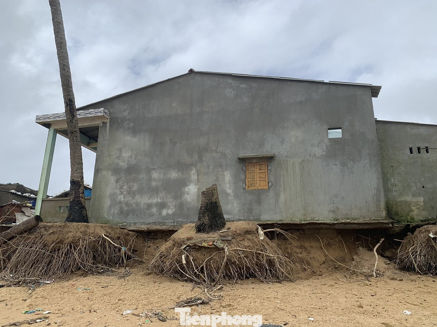 Triều cường 'nuốt' nhiều nhà dân ở vùng ven biển Quảng Ngãi ảnh 7