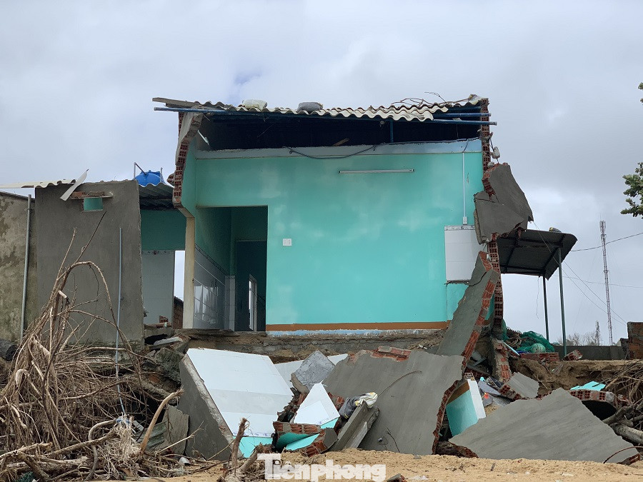 Triều cường 'nuốt' nhiều nhà dân ở vùng ven biển Quảng Ngãi ảnh 9