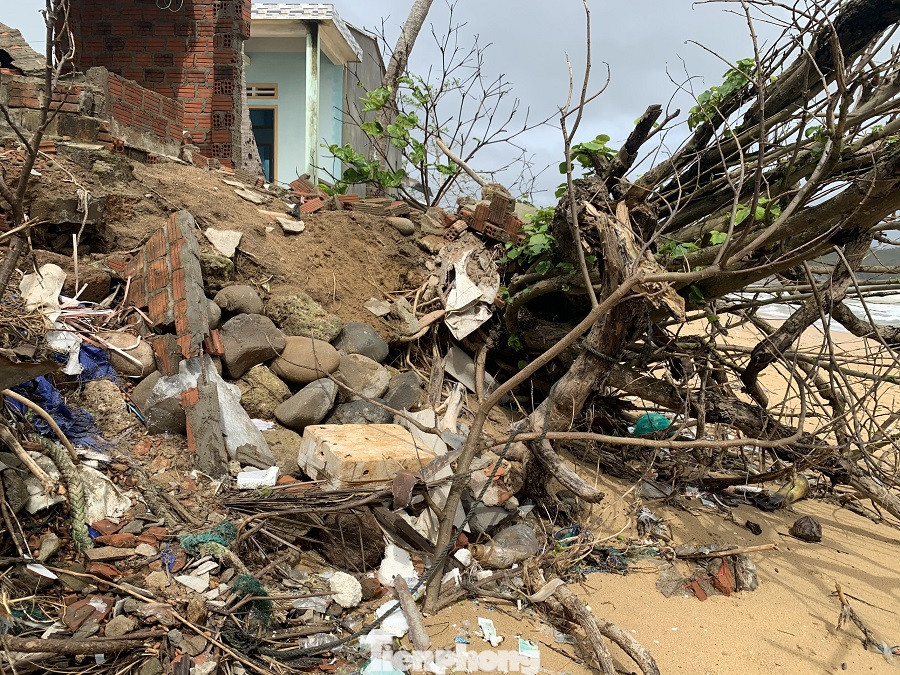 Triều cường 'nuốt' nhiều nhà dân ở vùng ven biển Quảng Ngãi ảnh 5