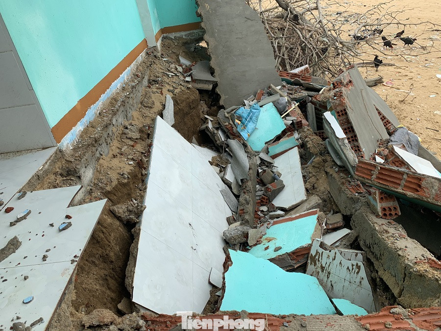 Triều cường 'nuốt' nhiều nhà dân ở vùng ven biển Quảng Ngãi ảnh 11