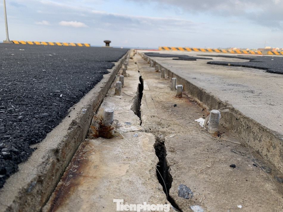 Công trình 250 tỷ chưa nghiệm thu đã 'thương tích đầy mình' vì bão ảnh 8