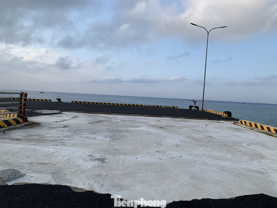 Công trình 250 tỷ chưa nghiệm thu đã 'thương tích đầy mình' vì bão ảnh 13