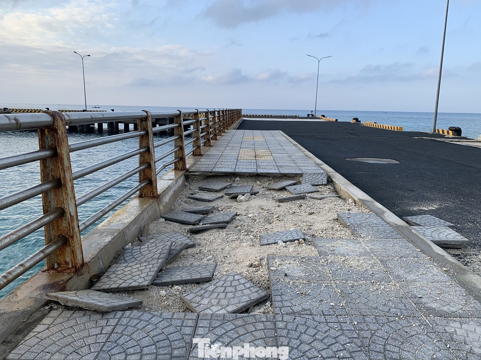 Công trình 250 tỷ chưa nghiệm thu đã 'thương tích đầy mình' vì bão ảnh 11