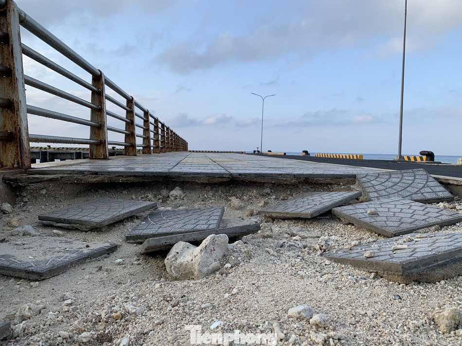Công trình 250 tỷ chưa nghiệm thu đã 'thương tích đầy mình' vì bão ảnh 5