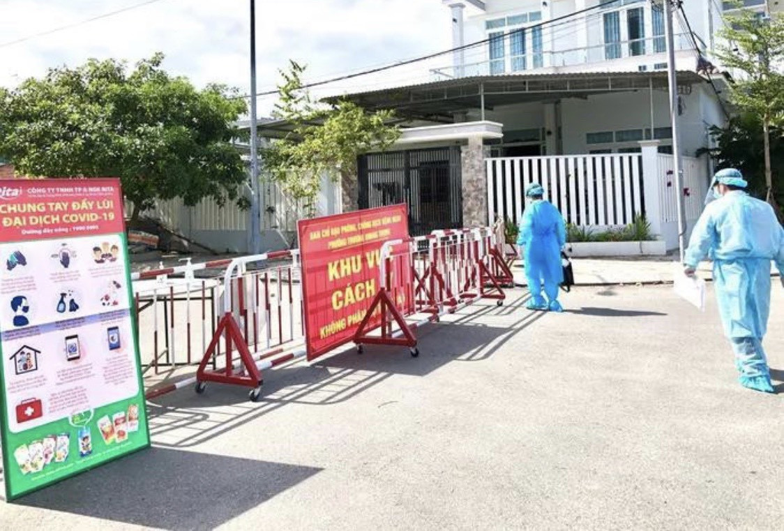 Quảng Ngãi: Tạm dừng coi thi 2 giáo viên, 48 học sinh thi riêng vì liên quan BN 786 ảnh 1