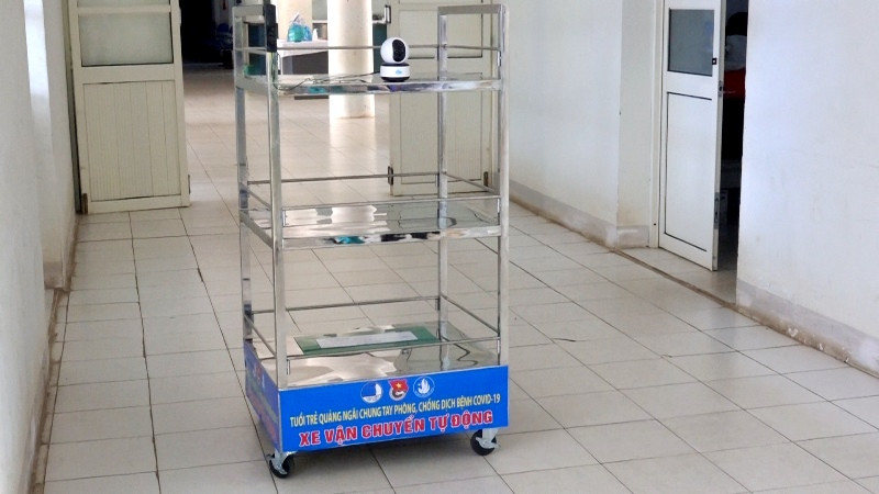 'Robot vận chuyển' phục vụ bệnh nhân trong khu cách ly ảnh 1