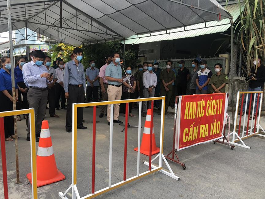 Dỡ bỏ lệnh phong tỏa khu cách ly, nơi bệnh nhân 621 sinh sống ảnh 1