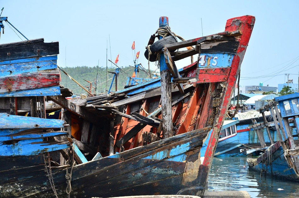 Nhếch nhác 'nghĩa địa' tàu cá tiền tỉ ở cảng Sa Huỳnh ảnh 2