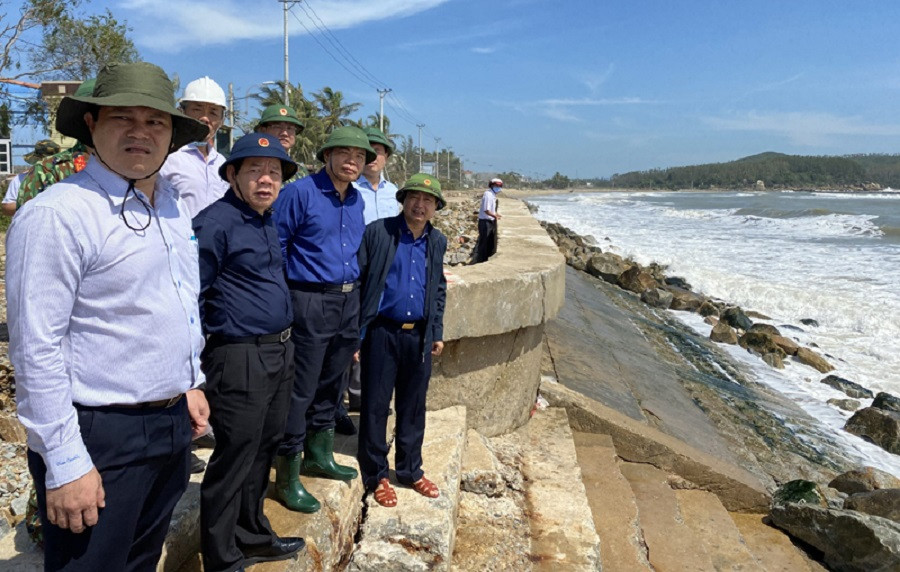 Quảng Ngãi 'xin' hỗ trợ hơn 100 tỷ khắc phục hậu quả bão số 9 ảnh 2