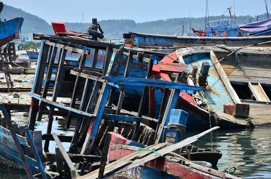 Nhếch nhác 'nghĩa địa' tàu cá tiền tỉ ở cảng Sa Huỳnh ảnh 8