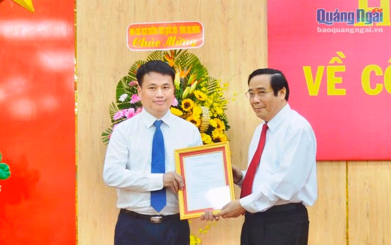 Công bố các Quyết định của Bộ Chính trị và Ban Bí thư về công tác cán bộ ảnh 1