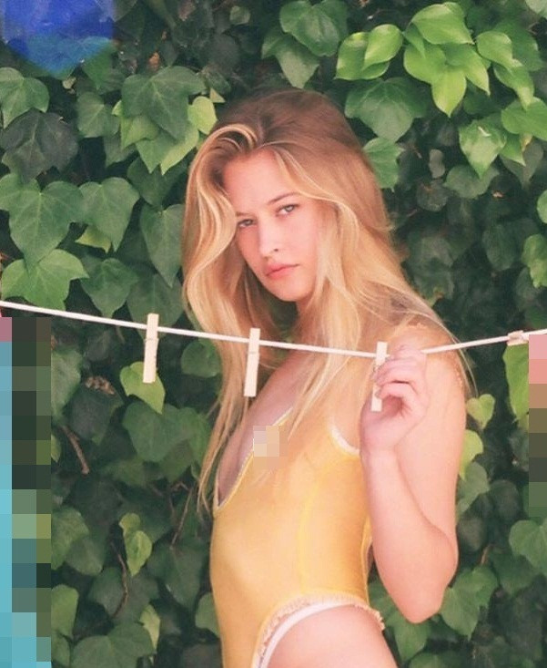 Thiên thần tóc vàng Hailey Carlson mặt xinh dáng đẹp hút hồn ảnh 4