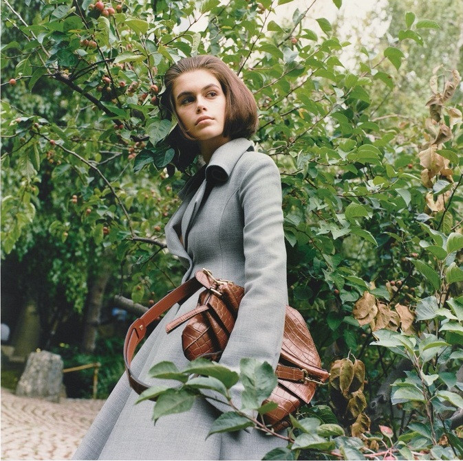 Con gái 19 tuổi của Cindy Crawford eo thon chân dài, xinh như nàng thơ ảnh 18