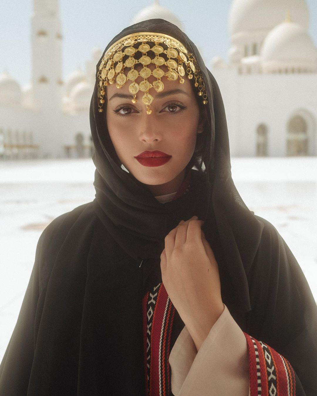 Nhan sắc 'bốc lửa' của cô gái 9x đổi đời vì được Justin Bieber tìm kiếm ảnh 12