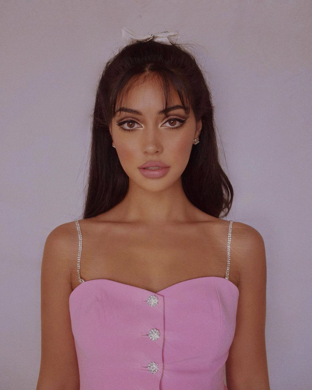 Nhan sắc 'bốc lửa' của cô gái 9x đổi đời vì được Justin Bieber tìm kiếm ảnh 11