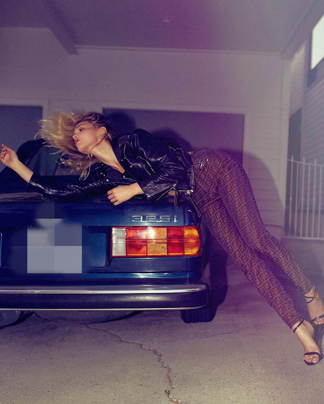 Đường cong đẹp ngất ngây của mỹ nhân tóc vàng Joy Corrigan ảnh 3