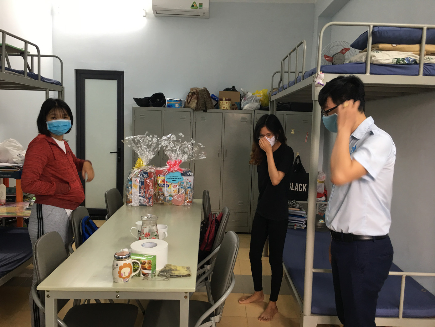 Hội Sinh viên Đồng Nai thăm và tặng quà cho sinh viên không về quê ảnh 3