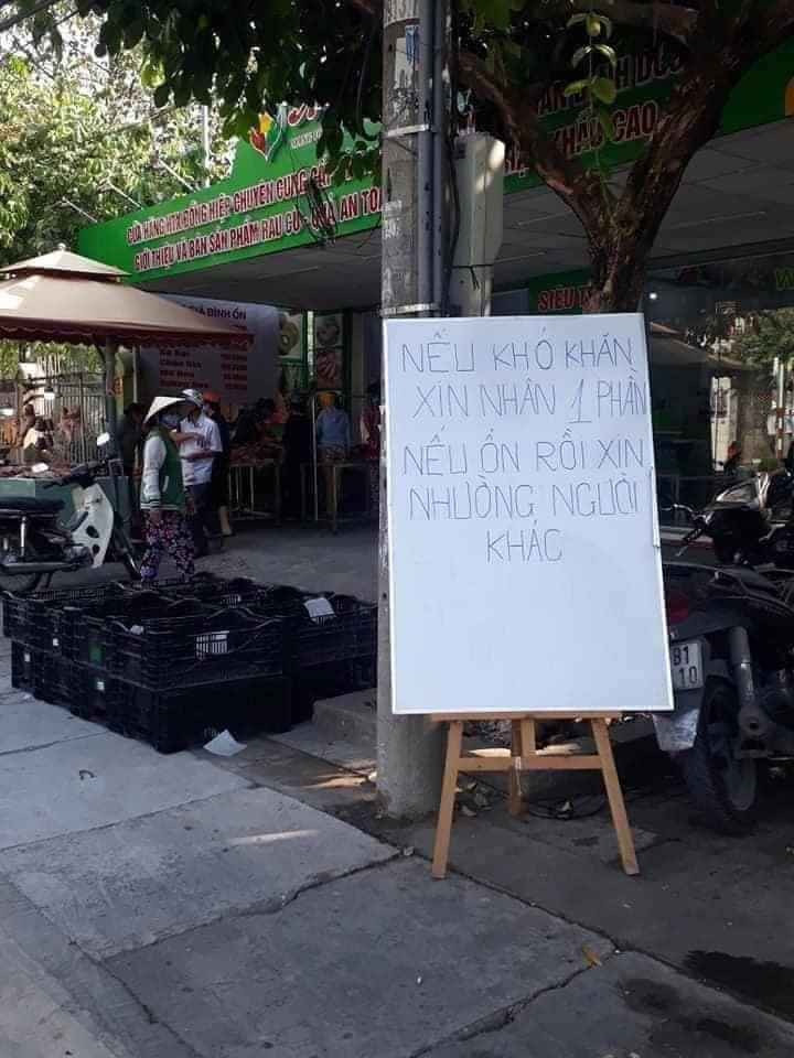  Phẫn nộ với người đi gom quà từ thiện mùa dịch COVID-19 ảnh 1