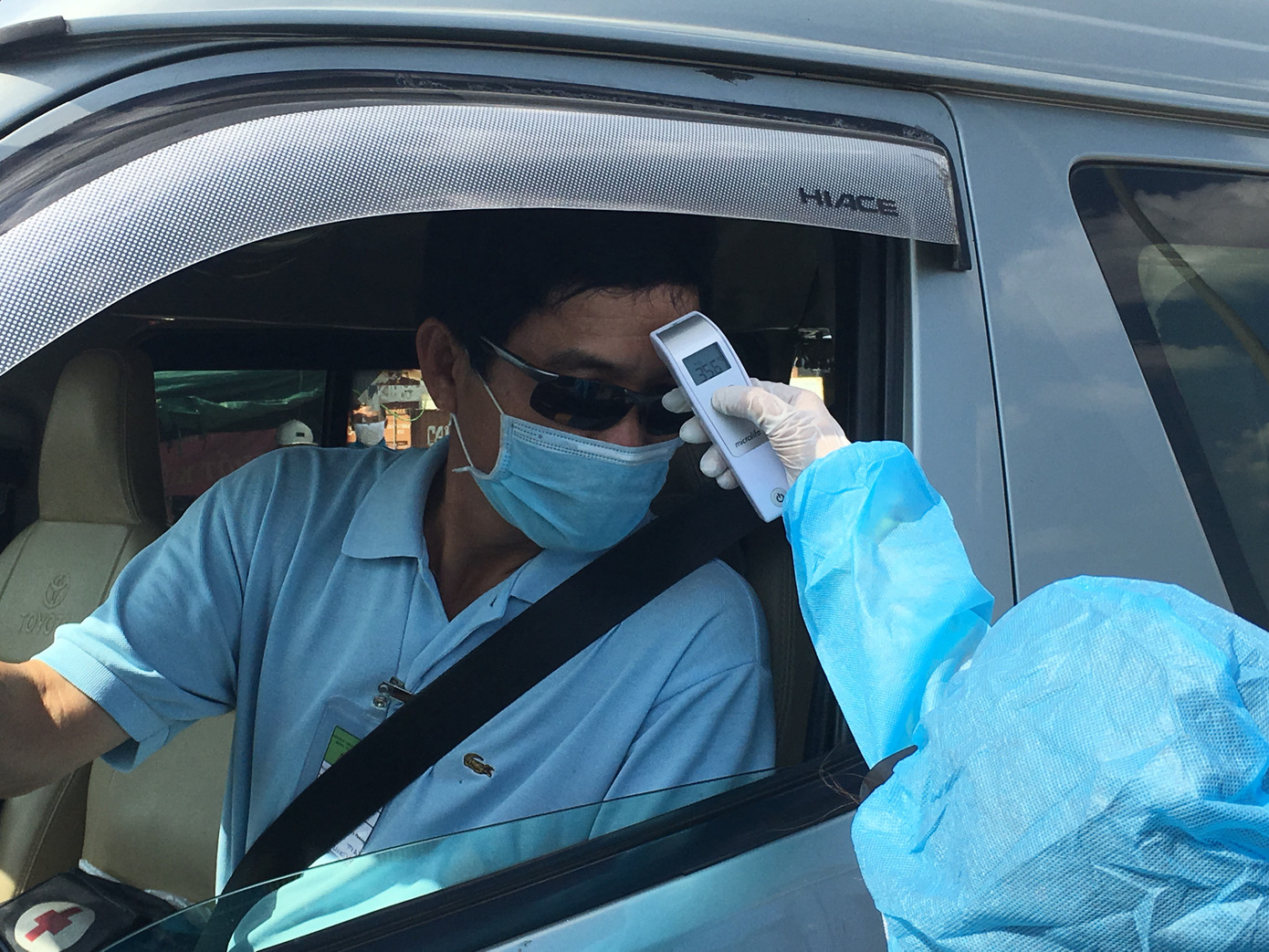 Triển khai chốt kiểm dịch COVID-19 có lưu lượng xe cao nhất vào Sài Gòn ảnh 3