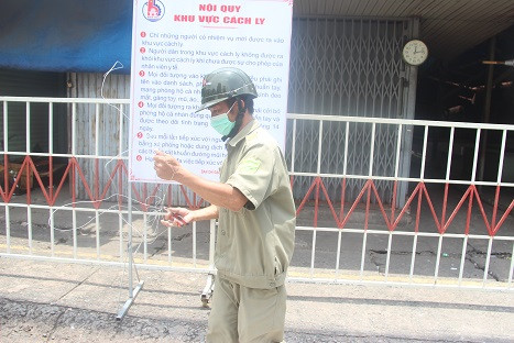 Dỡ bỏ phong tỏa khu dân cư nơi có vợ chồng bác sĩ mắc COVID-19 ảnh 6