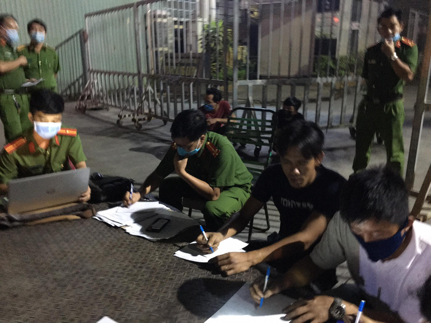 Bắt đoàn xe 'vua' ở Đồng Nai: Sếp một doanh nghiệp là con PGĐ Công an tỉnh? ảnh 2