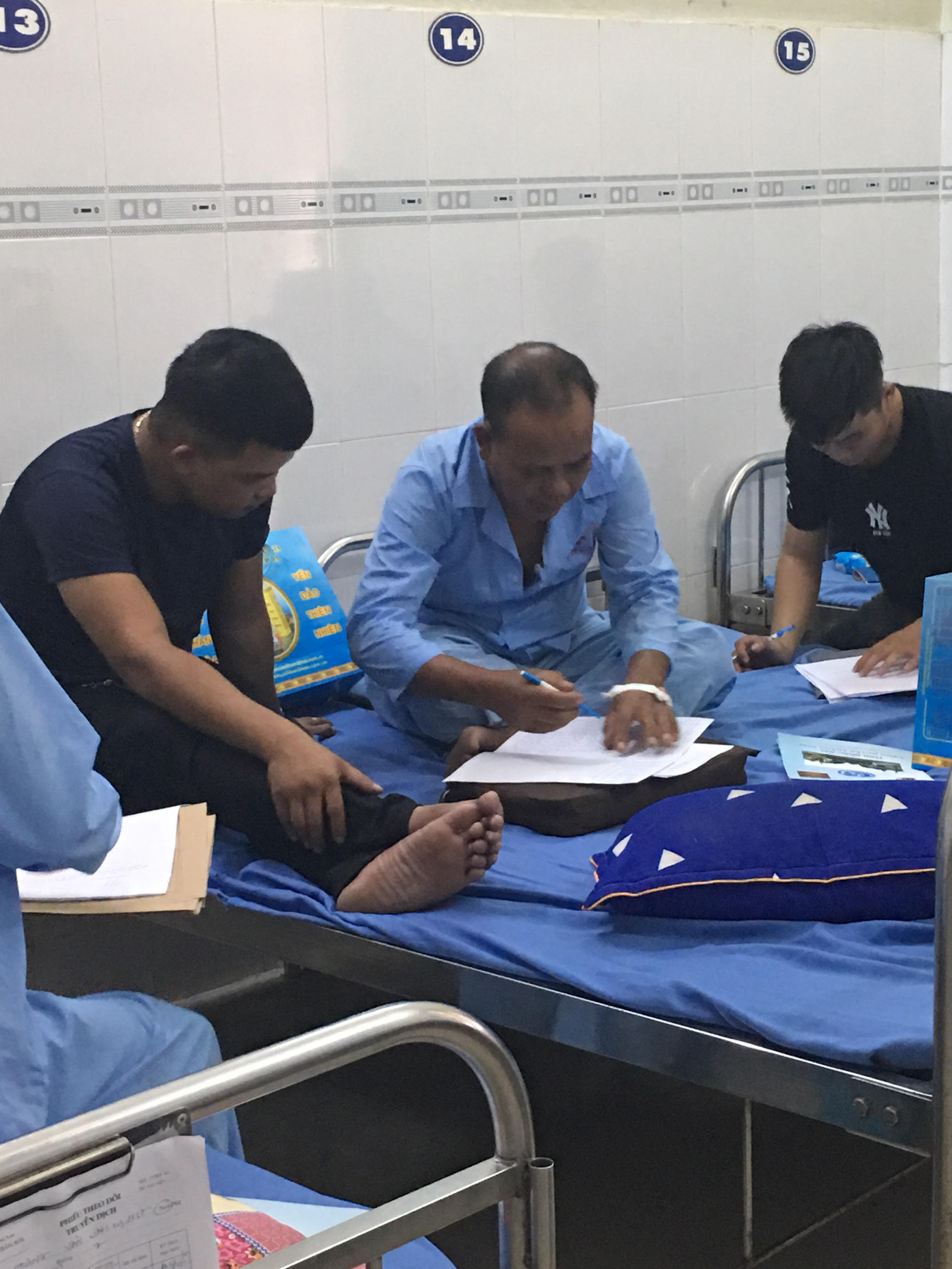 Vụ sập tường 10 người chết: Kiến nghị tổng kiểm tra các công trình xây dựng ảnh 3