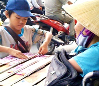 Người bán vé số ở Đồng Nai được hỗ trợ 900 ngàn đồng ảnh 1