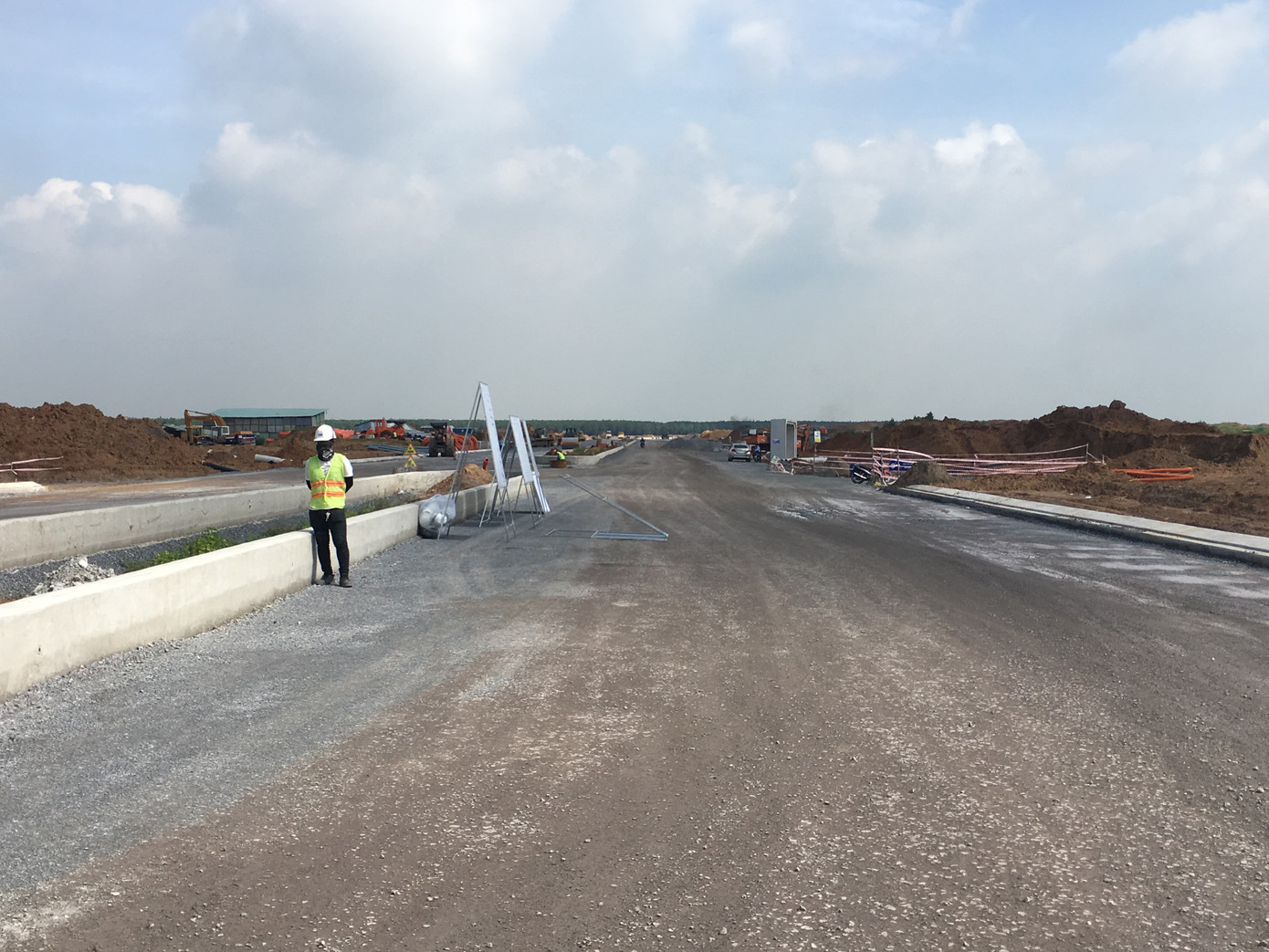 Những hộ dân đầu tiên ở vùng dự án sân sân bay Long thành nhận đất tái định cư ảnh 1