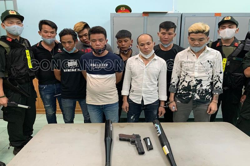 Bắt nhóm thanh niên mang súng đi giải quyết mâu thuẫn ảnh 1