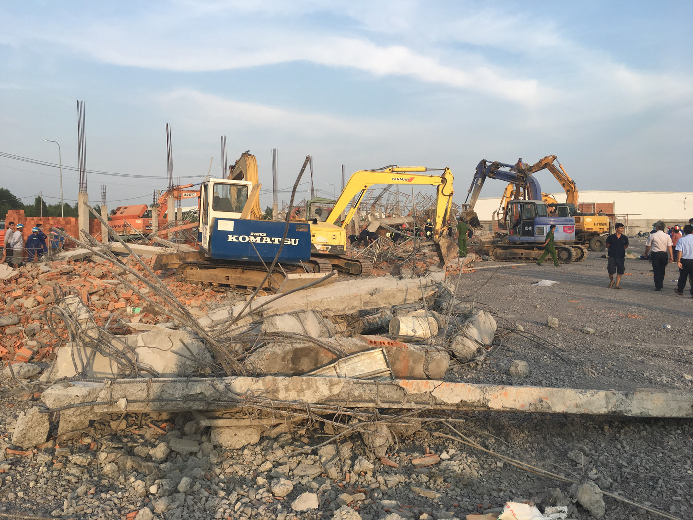 Vụ sập công trình làm 10 người chết: Ám ảnh những người thoát nạn ảnh 4