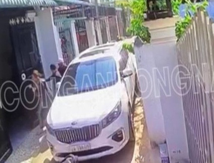 Mẹ rủ 2 con đi đánh ghen, cướp tài sản của 'tình địch' ảnh 1