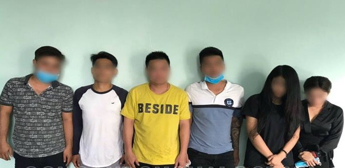 Bắt nhóm sử dụng ma túy phát hiện nhiều hung khí ảnh 3